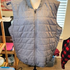APT. 9 NWOT light gray puffer style vest. Women's size XXL POCKETS